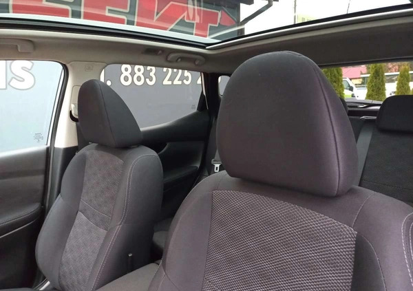 Nissan Qashqai cena 63900 przebieg: 72000, rok produkcji 2016 z Międzyzdroje małe 407